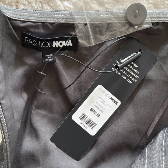 Fashion Nova Attention to Detail Grey/Combo Jumpsuit Size M NWT - Picture 7 of 8